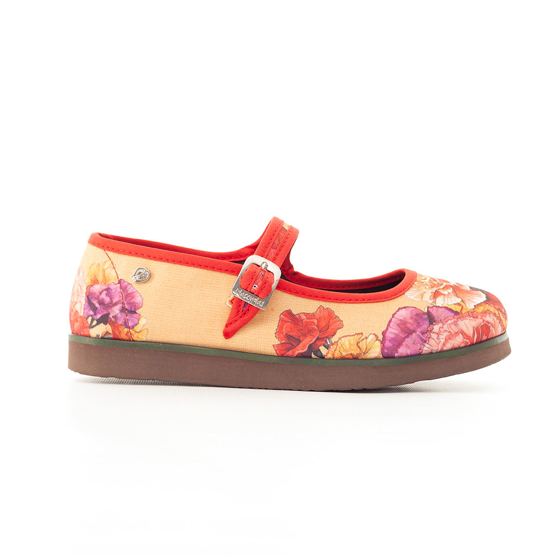 Zapatos con correa artesanales, extra confortables. Resaltando las flores de Colombia