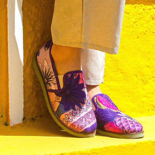 Zapatos de mujer diseñados por artistas, en homenaje a Angelina Cassiani