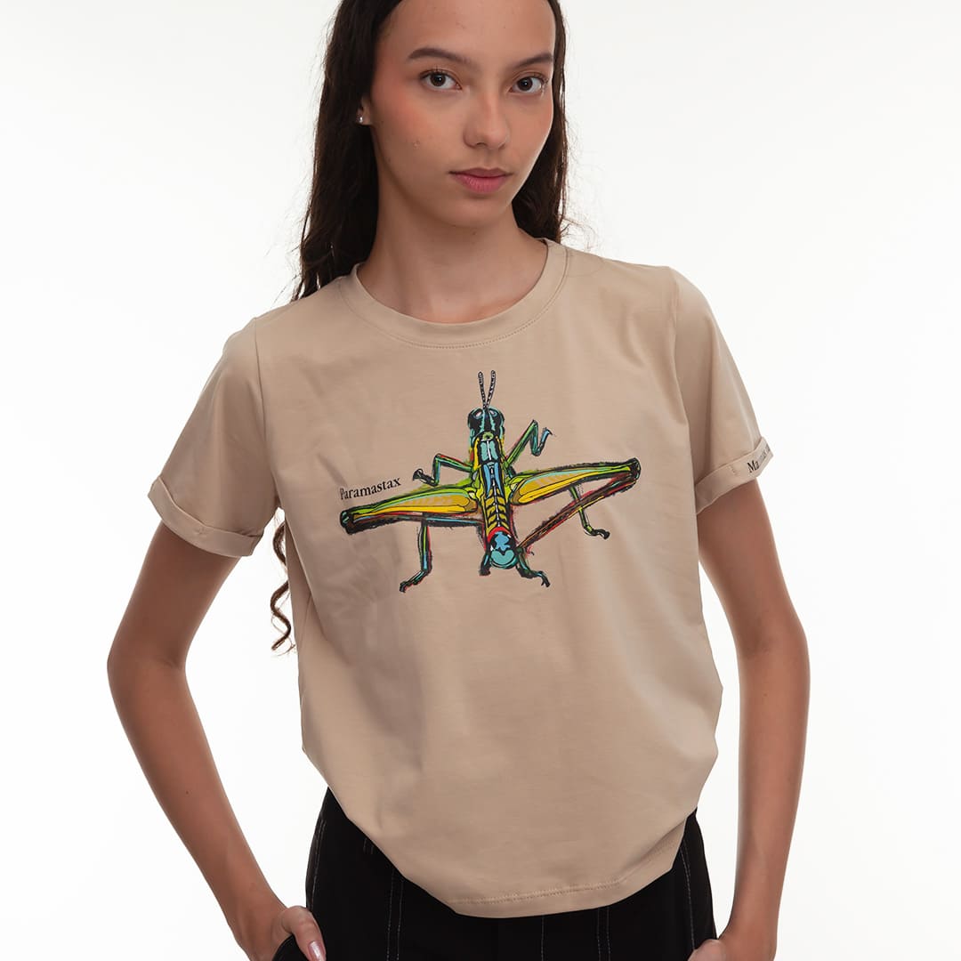 Camiseta Saltamontes Tropical con ilustración. Macondas®