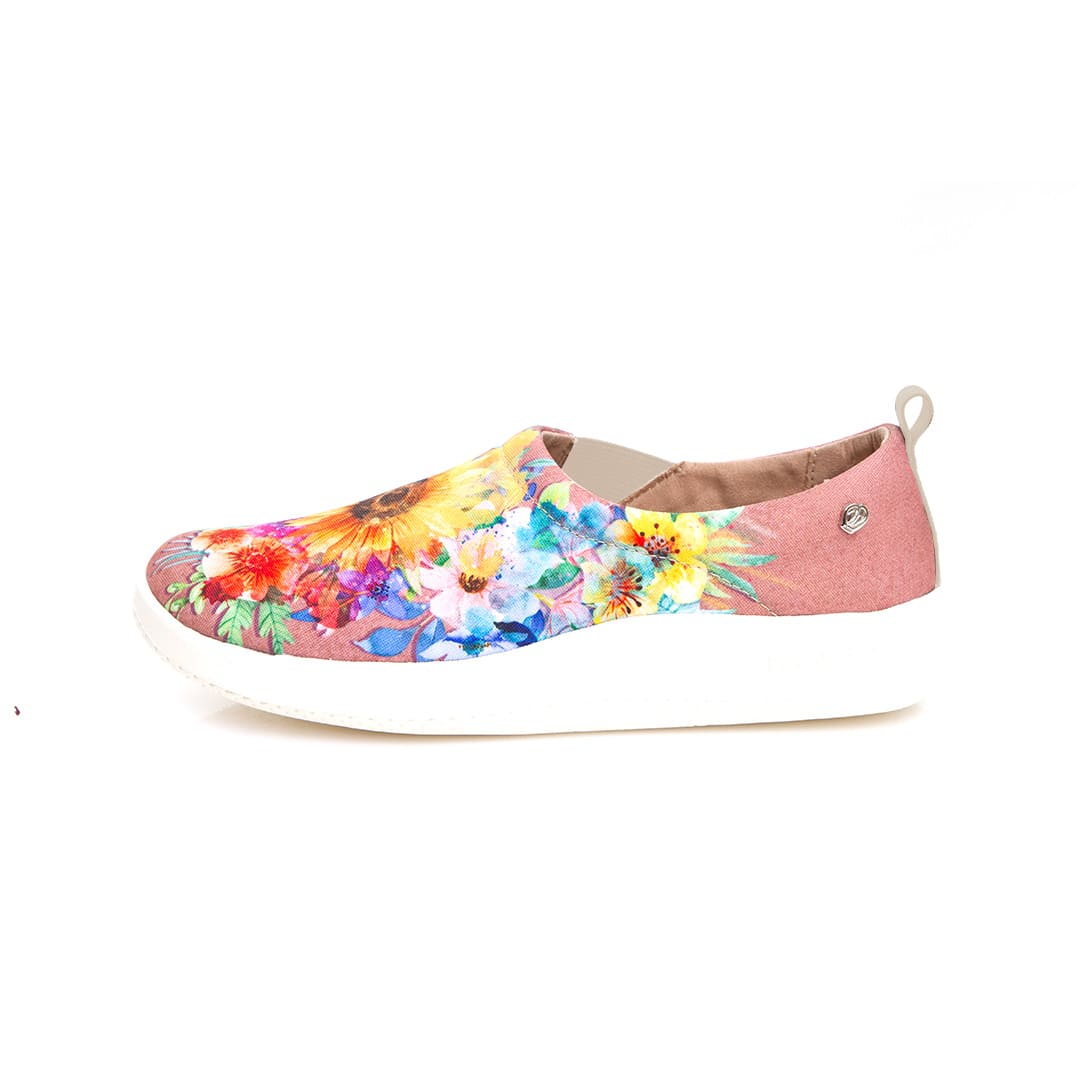 Zapatos tipo deportivo  muy livianos. Diseño flores Macondas