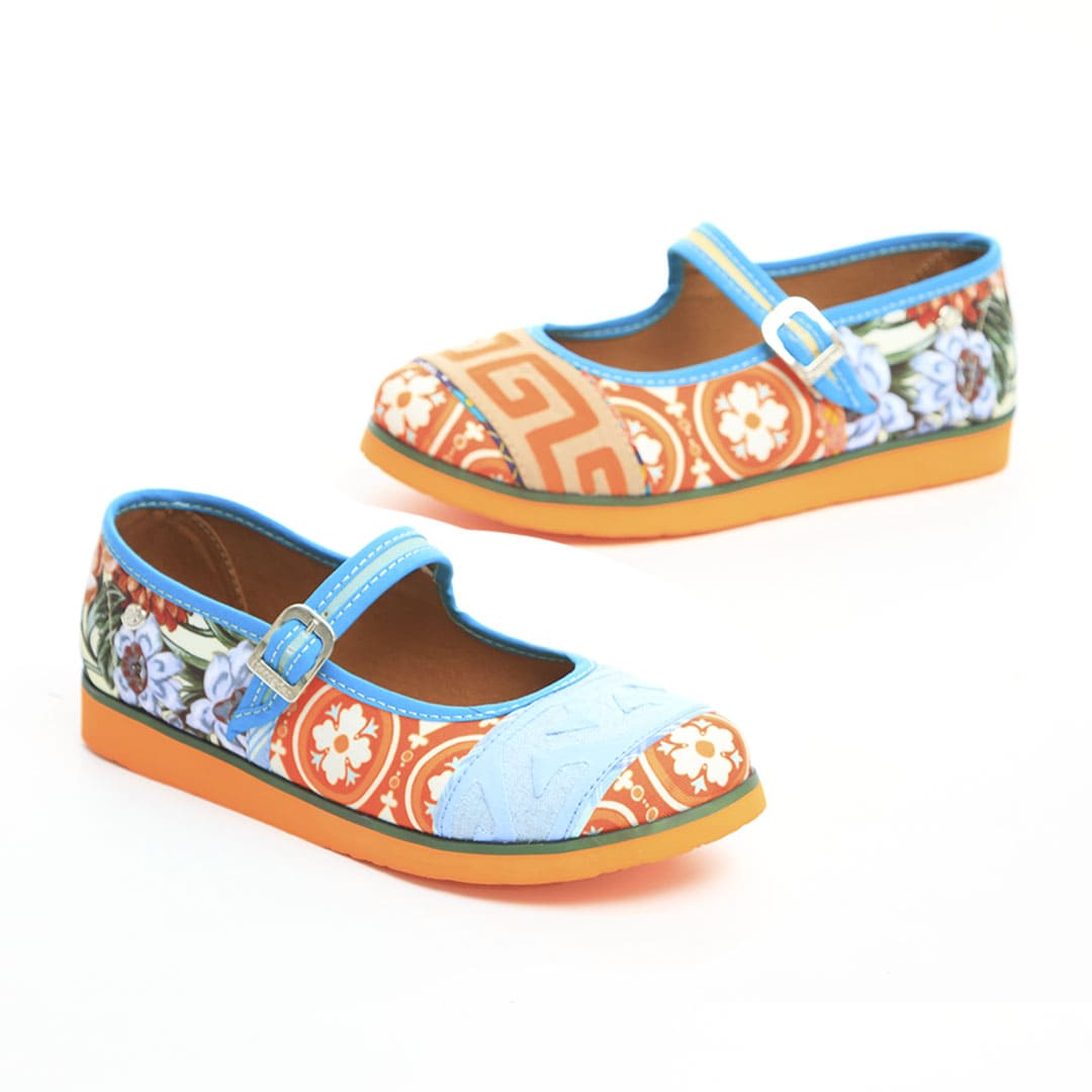 Zapatos de mujer hechos por artesanos, Homenaje a las Molas Kuna. Macondas