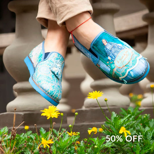 Zapatos bordados a mano con flores en crochet