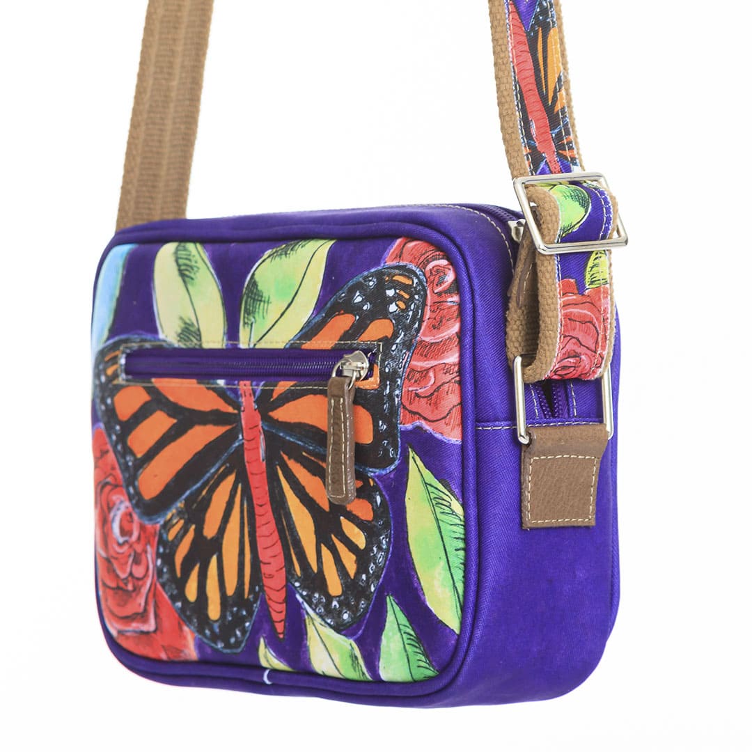 Bolso manos libres con ilustración de mariposa monarca. macondas