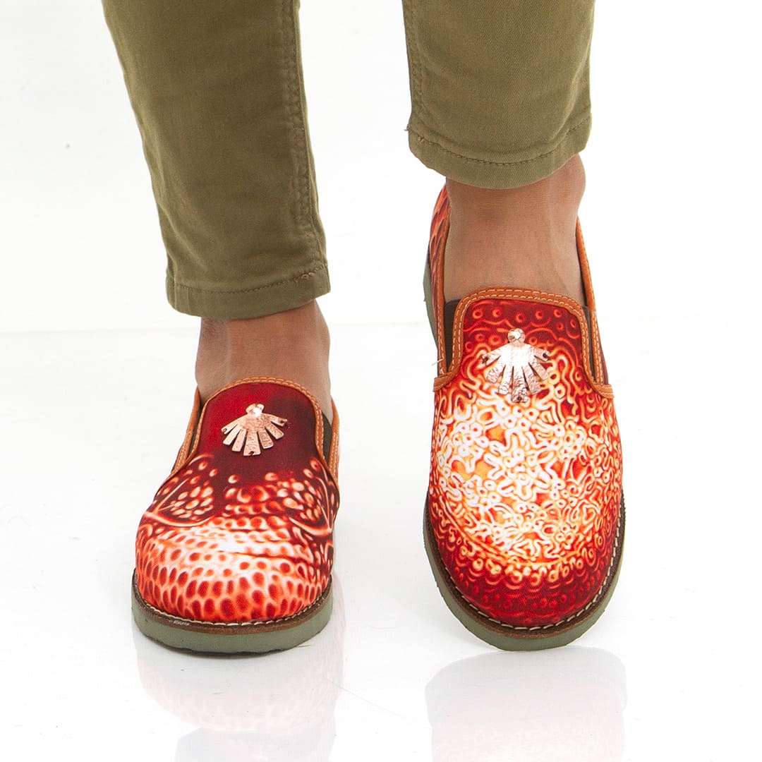 Mocasines de mujer en lona, diseñado por artistas. Macondas