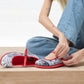 Zapatos ilustrados inspirados en Remedios la Bella. 