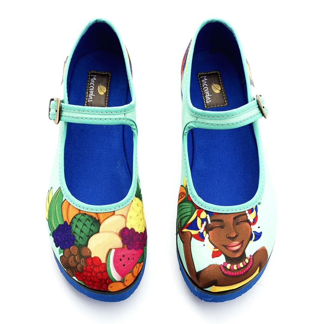 Zapatos de correíta con ilustración de palenquera. Macondas