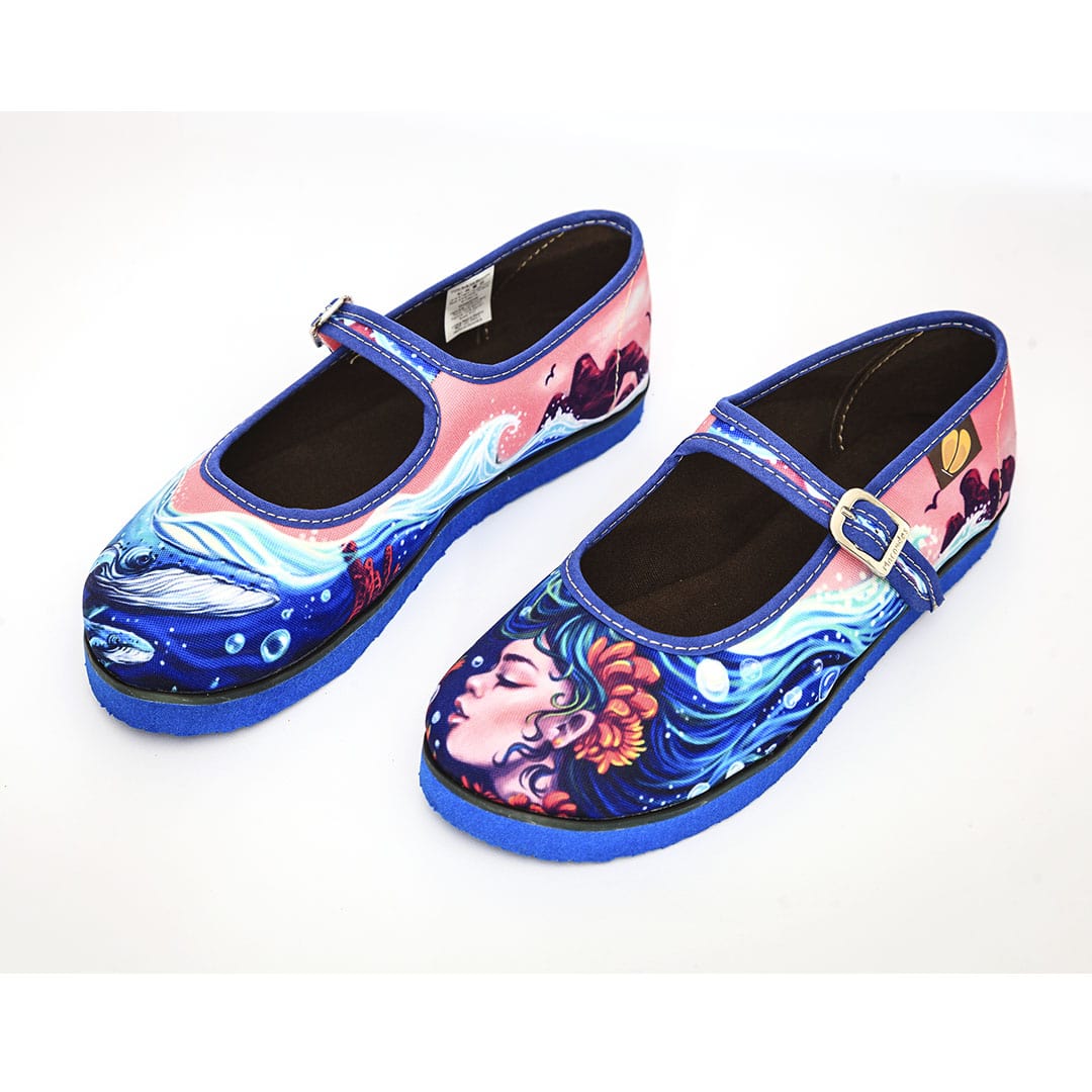 Zapatos para mujer con ilustraciones de ballena. Macondas