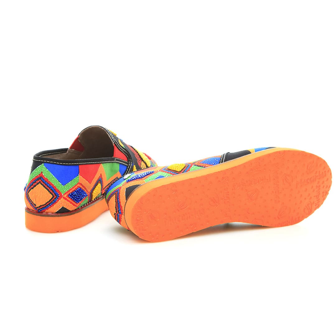 Zapato plano para mujer con bordado a mano. Macondas