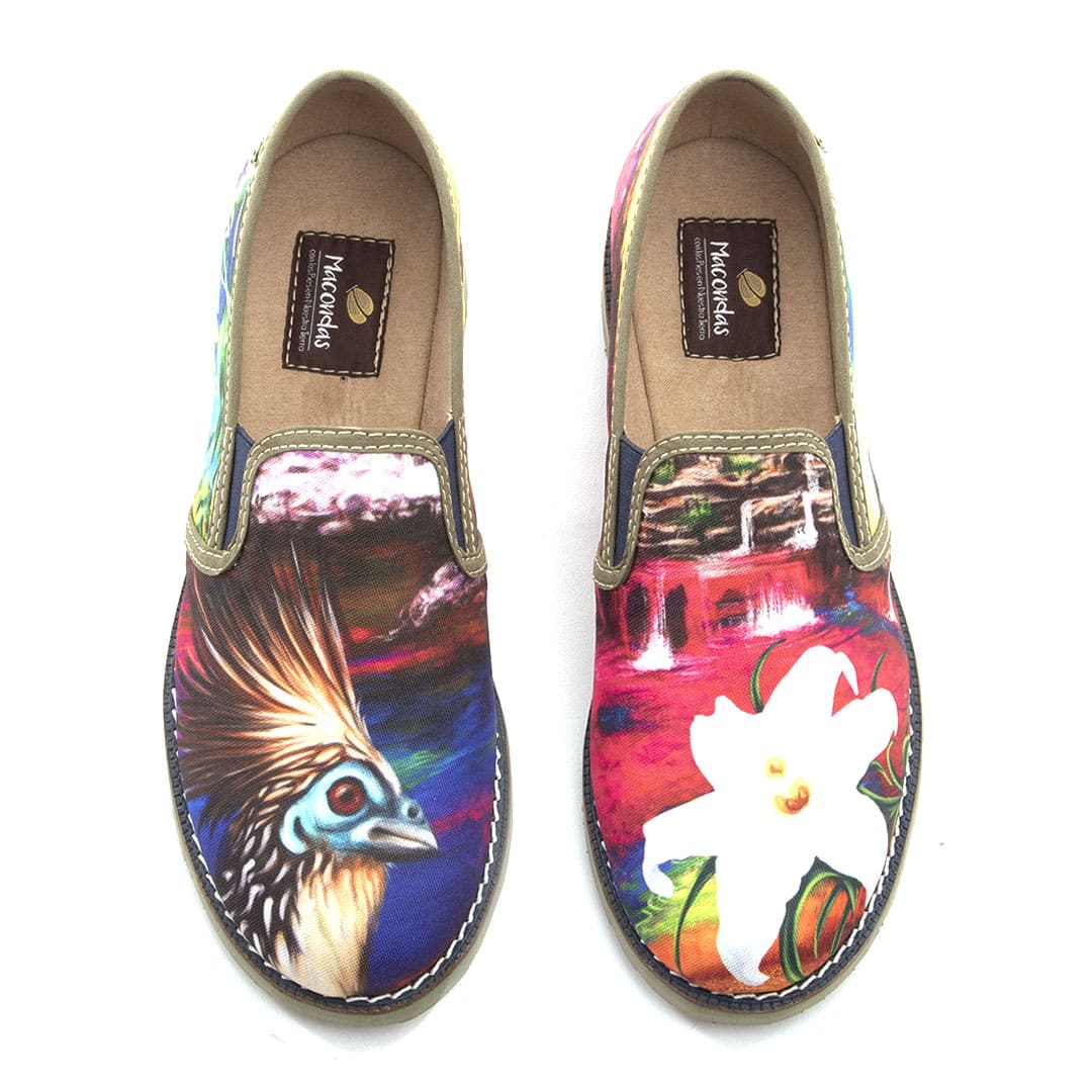 Zapato plano con ilustraciones de Caño Cristales. Macondas