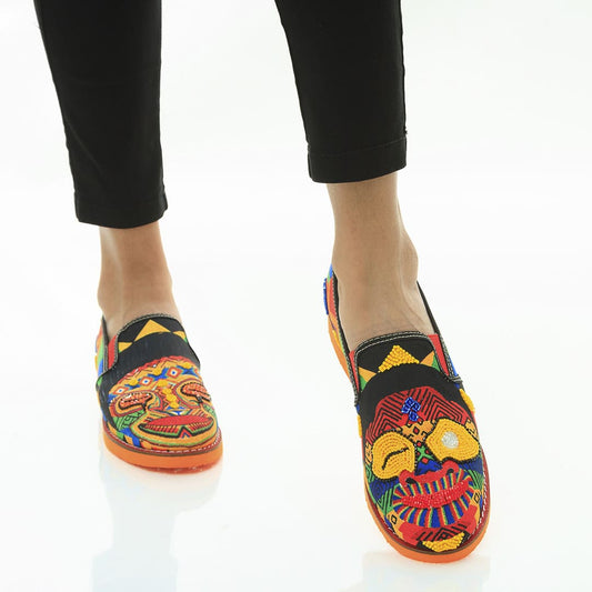 Zapatos casuales mujer cómodos pintados por artistas colombianos – Macondas